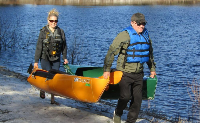 carrying kayaks